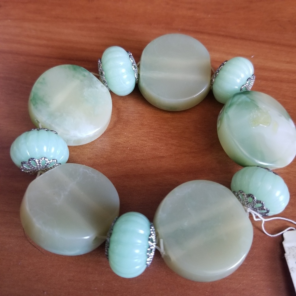 Beautiful accent bracelet